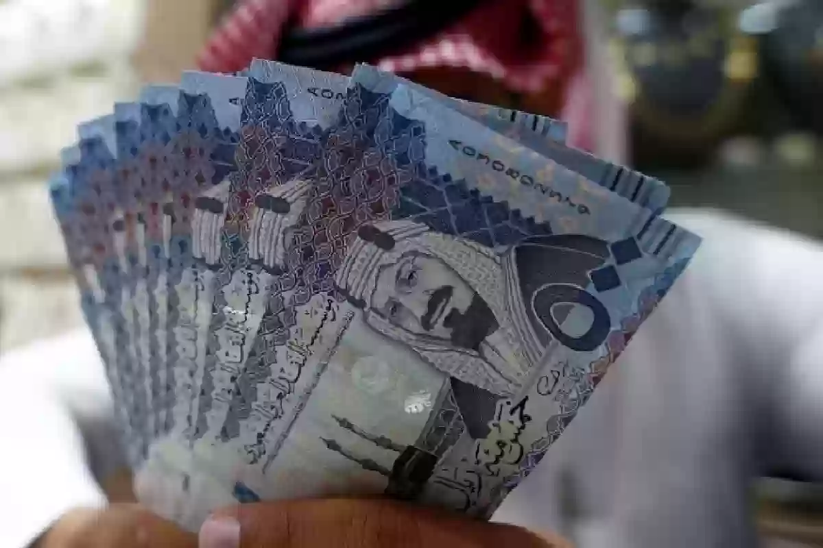 قرار ملكي مفرح .. المالية السعودية تعلن رواتب العاملين بالقطاع العام بعد تغيير الموعد.