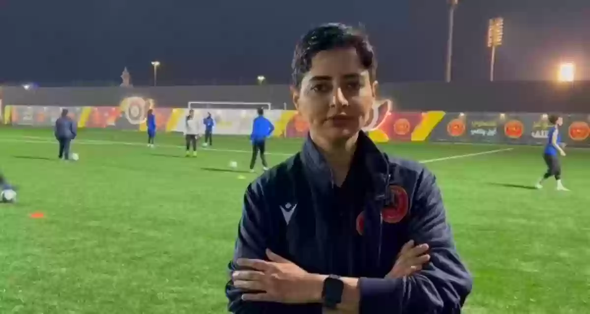 سمر الدوسري توضح معاناتها في تدريب كرة القدم في المملكة