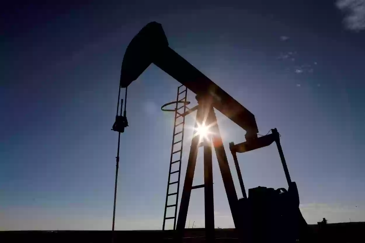 ارتفاع النفط السعودي في وسط تراجع مخزون الخام الأمريكي والتحفيز الصيني