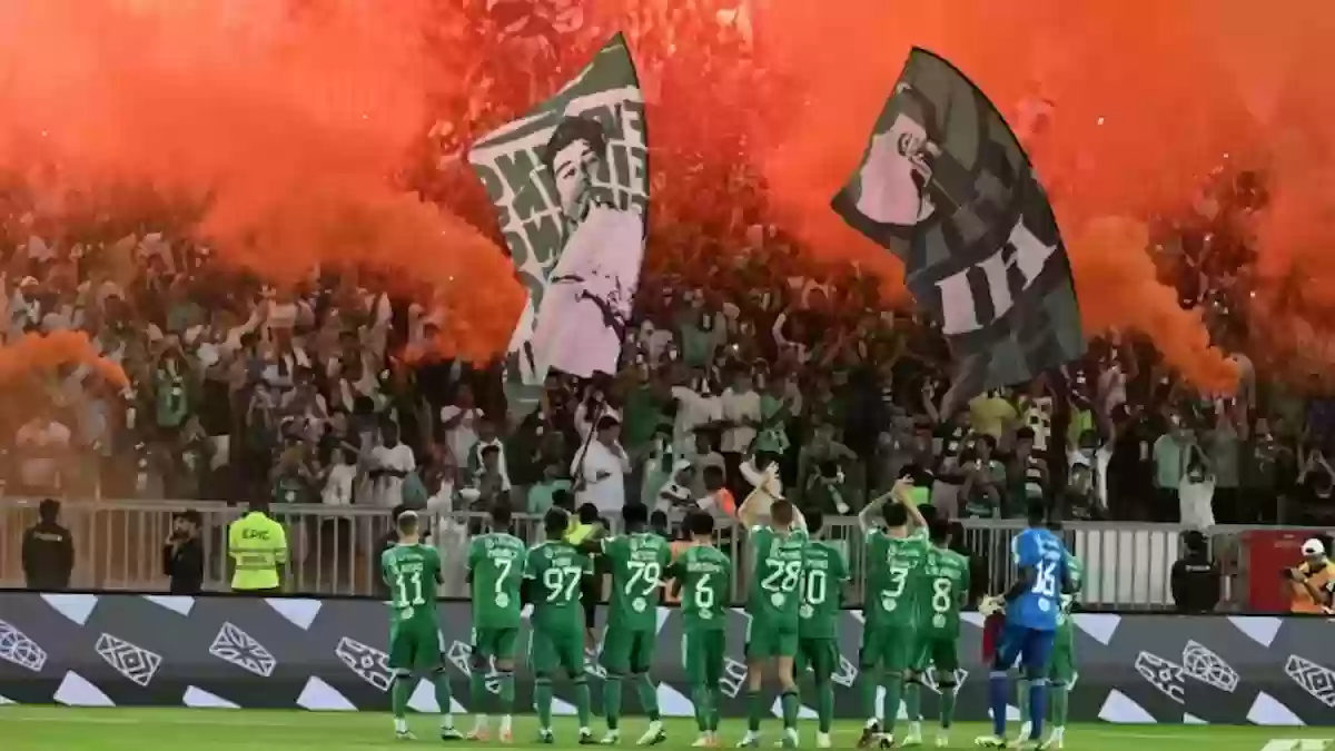 الأهلي السعودي يُجدد عقد حارس الفريق الأول لكرة القدم