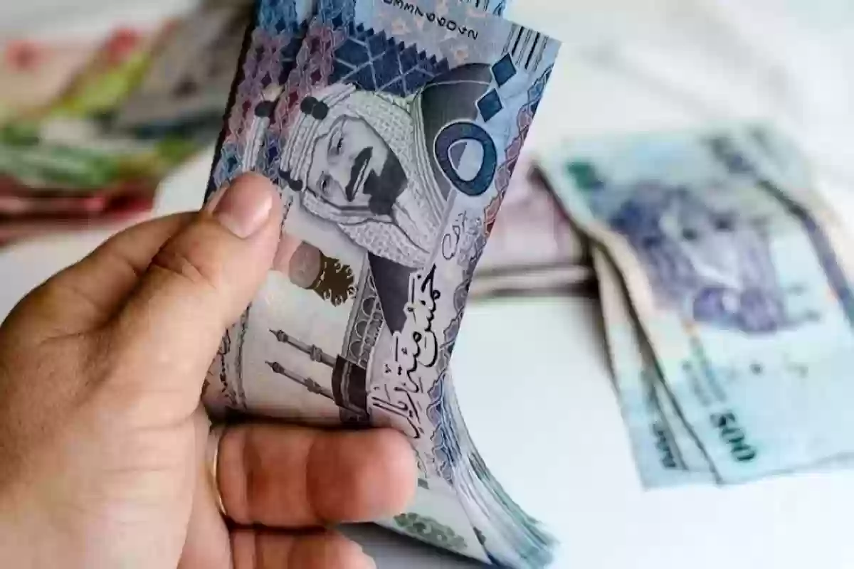 بعد تعديل موعد الصرف رسميًا.. متى تنزل رواتب المتقاعدين في البنوك السعودية؟!