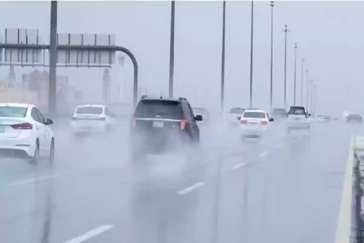 شاهد ماذا فعلت الأمطار والسيول بحي لبن في الرياض؟ .. لا يُصدّق.